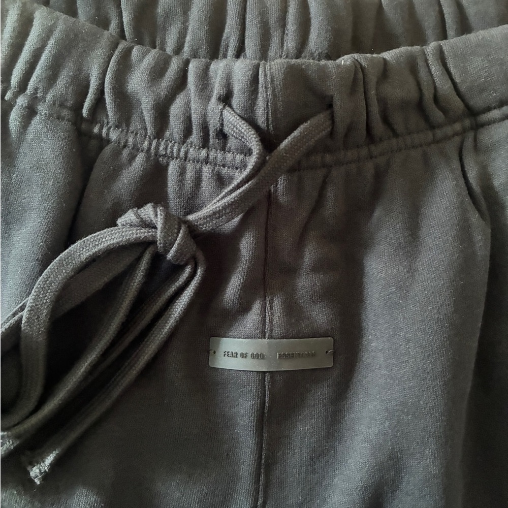 Essentials Fear of God Soccer Fleece Shorts Jet Black Size L NWT - Picture 4 of 8